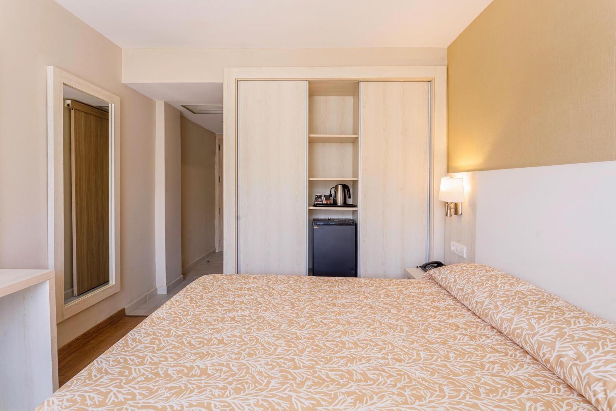 Hotel Best Maritim Cambrils Bagian luar foto