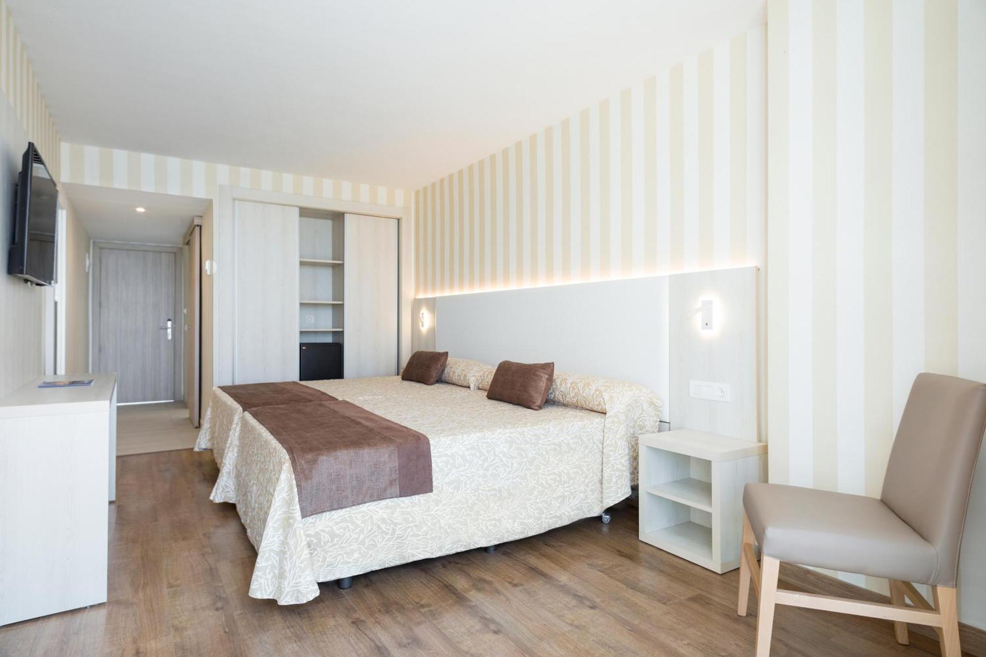 Hotel Best Maritim Cambrils Bagian luar foto